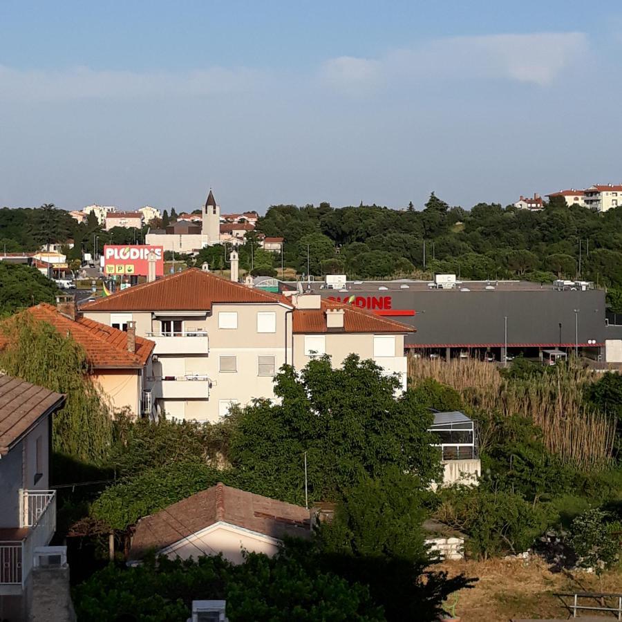 Studio Apartman "Nicole" Pula Exterior photo